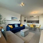 West Bay شقة ميدل كيرك