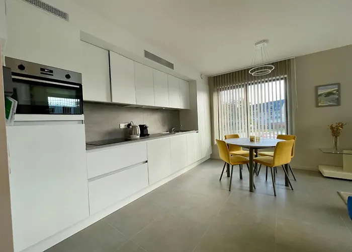 West Bay * 미들케르케